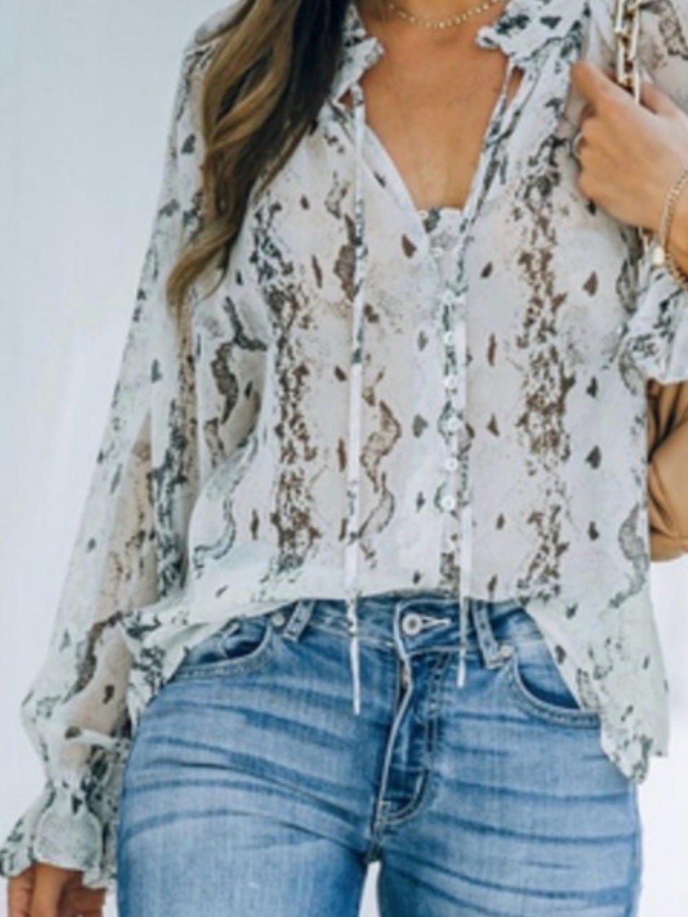 Vici Womens Cream and Black Snake-Print Ruffle Button Front Blouse Size Small